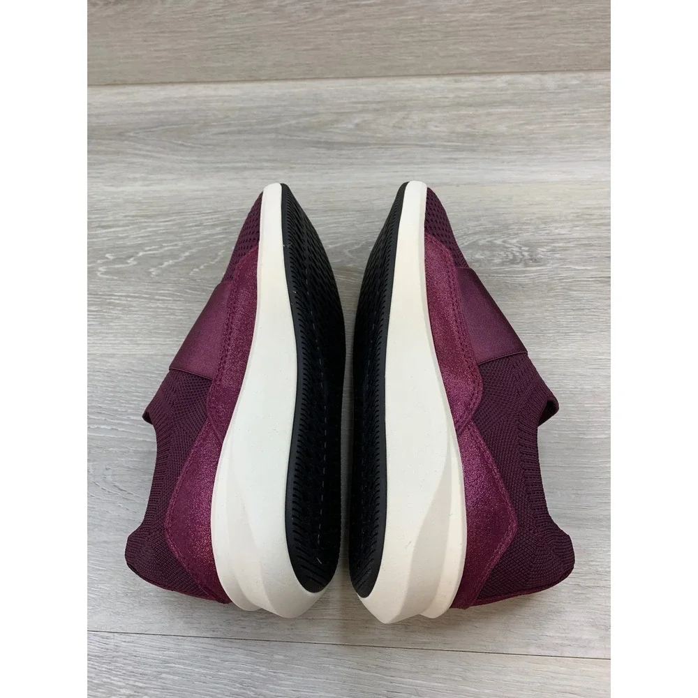 Clarks Nova Women's Sneakers Glint Plum Burgundy Knit Slip On 9 Comfort Shoes